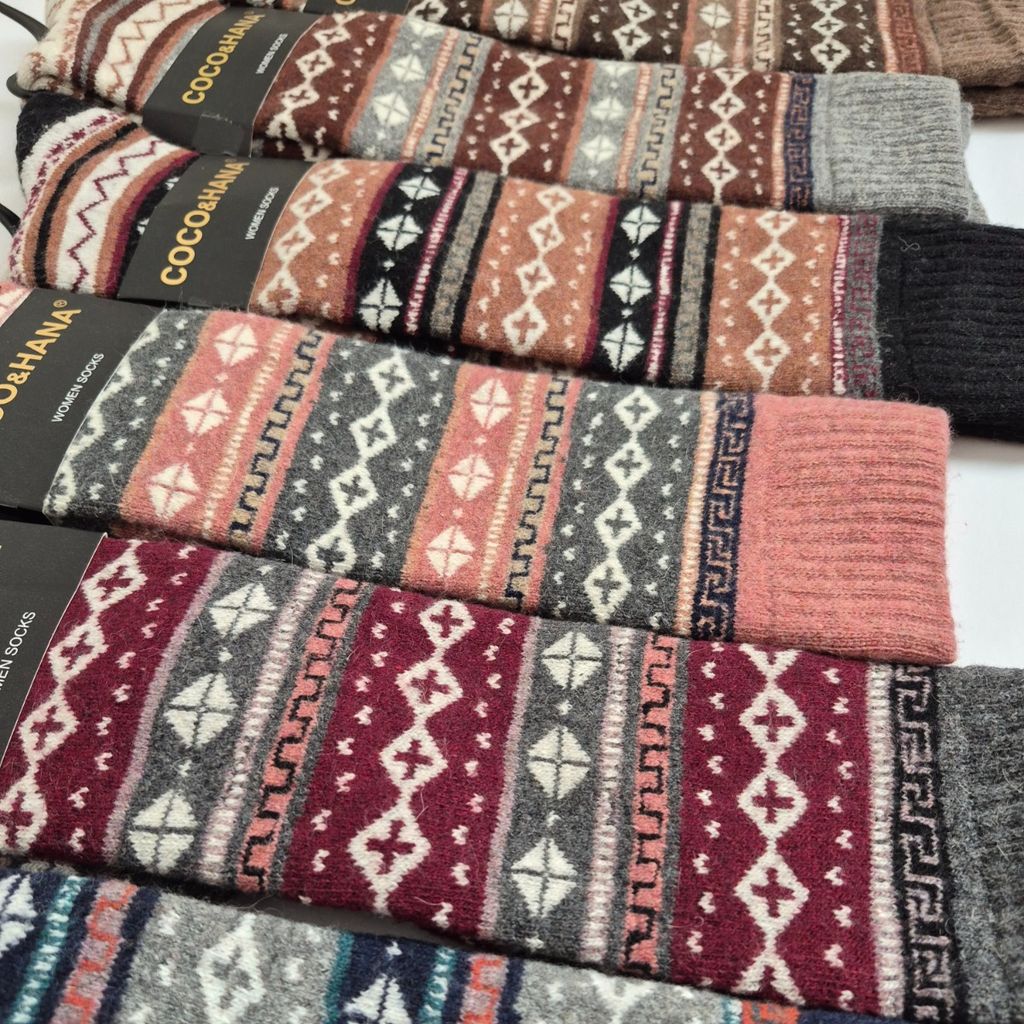 خرید اینترنتی جوراب پشمی زنانه