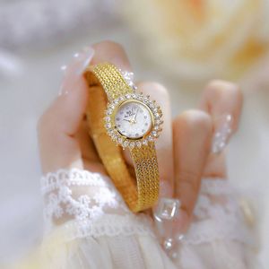 قیمت ارزان ساعت مچی زنانه اورجینال بی سیستر bee sister طلایی دور نگین دار