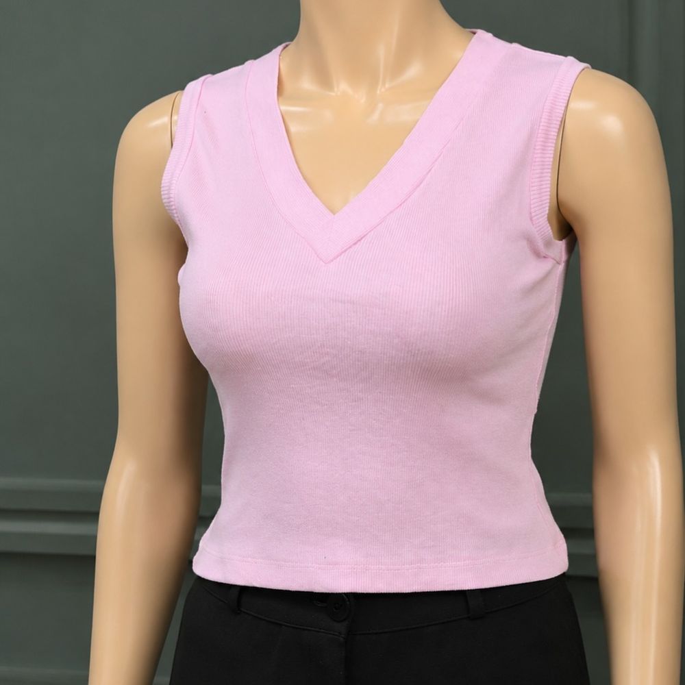 قیمت ارزان تاپ زنانه بریتی یقه هفت صورتی – استایلی شیک و خنک برای روزهای گرم
