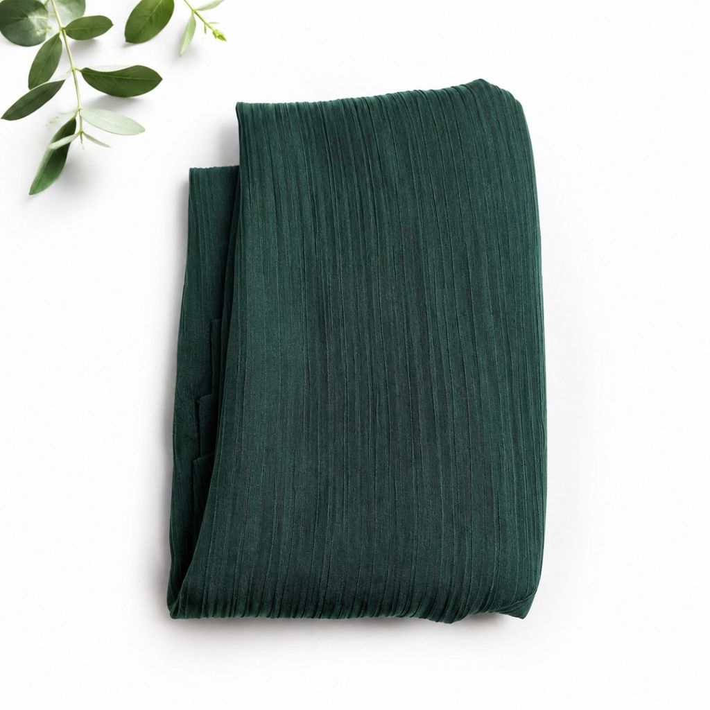 مشخصات پارچه کریشه سبز زمردی قواره 1.5 در 1.5 متر انتخابی لوکس برای لباس