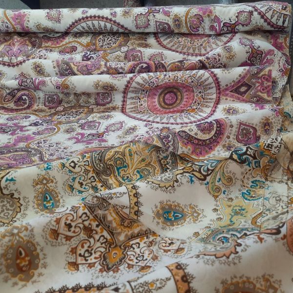 یک متر پارچه ملحفه ای مدل گل طوبی عرض دو متر