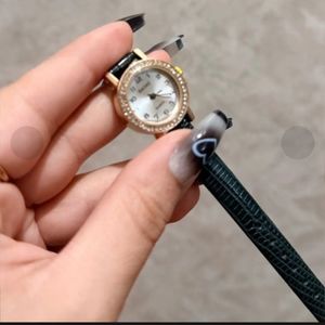 فروش اینترنتی ساعت زنانه Baoke با بند چرمی سبز – طراحی کلاسیک، ظریف و مناسب