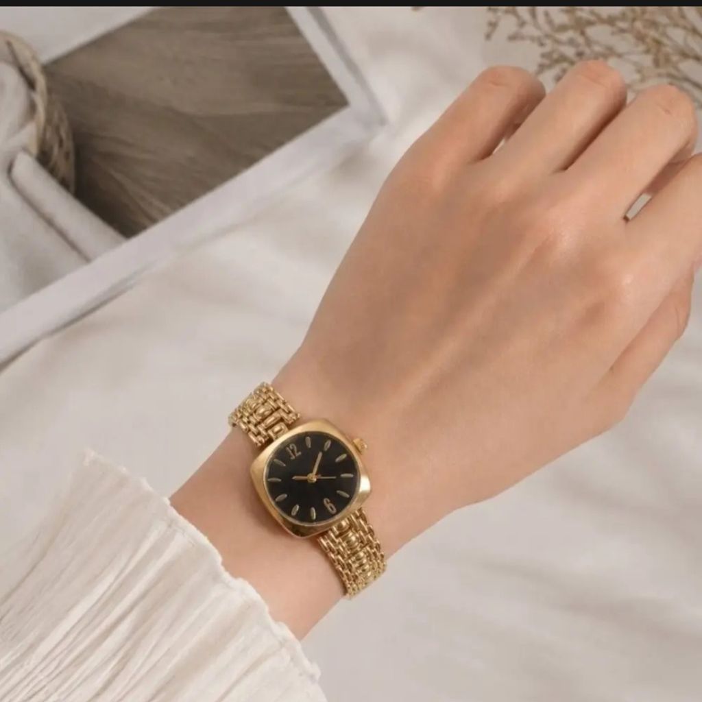 قیمت ساعت مچی طلایی صفحه مشکی – بند فلزی لوکس مناسب استایل رسمی و روزمره