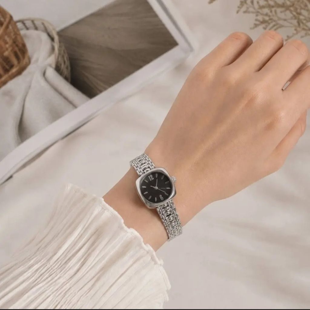 فروش اینترنتی ساعت زنانه تمام‌فلزی ✨ بند فلزی طرح شیشه‌تراش
