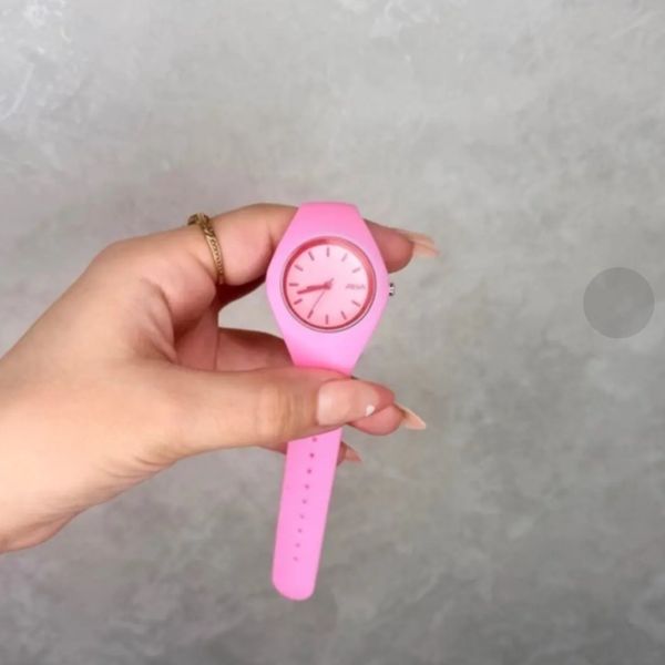 ساعت زنانه آنا Pink – مناسب استایل‌های اسپرت و کژوال