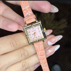 ساعت زنانه BAOKE با صفحه صورتی و بند چرمی طرح کروکودیل