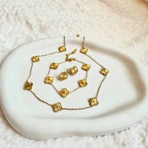 خرید اینترنتی قیمت ست گردنبند و دستبند و گوشواره ونکلیف آبکاری استیل