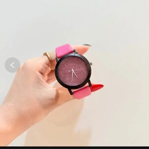 خرید انلاین ساعت مچی عقربه‌ای زنانه با صفحه اکلیلی