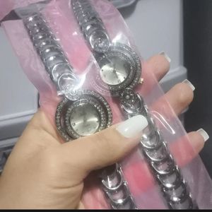 ساعت مچی زنانه هایدی دور قاب نگین رنگ نقره ای