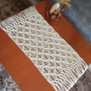 رومیزی مکرومه طرح طاووس