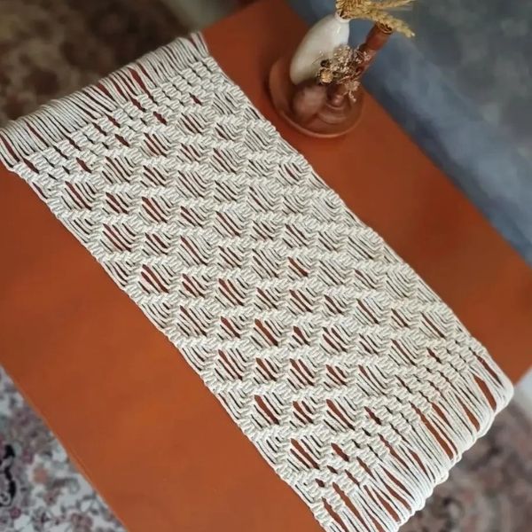 رومیزی مکرومه طرح طاووس