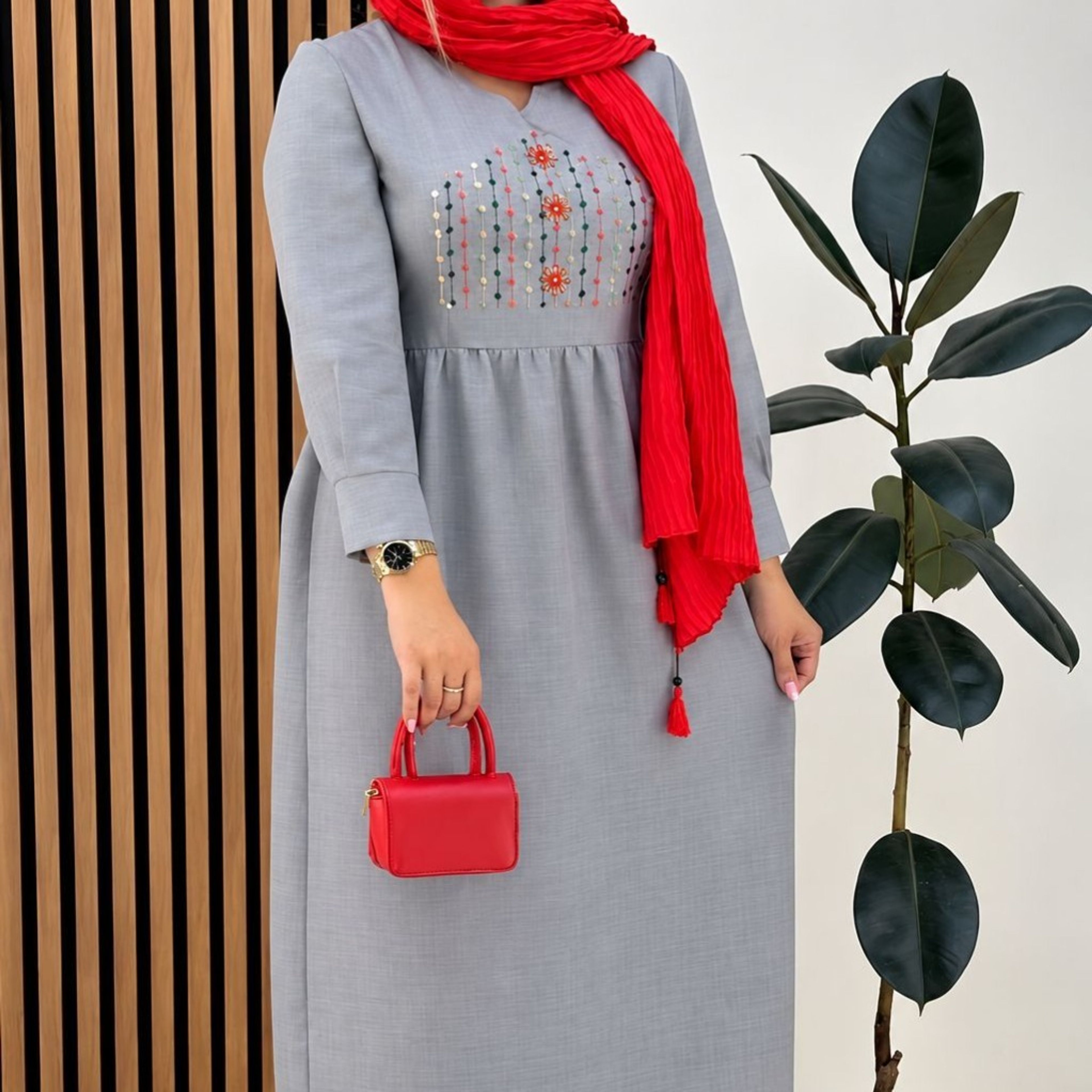 فروش اینترنتی پیراهن یقه گل‌دوزی نسیم