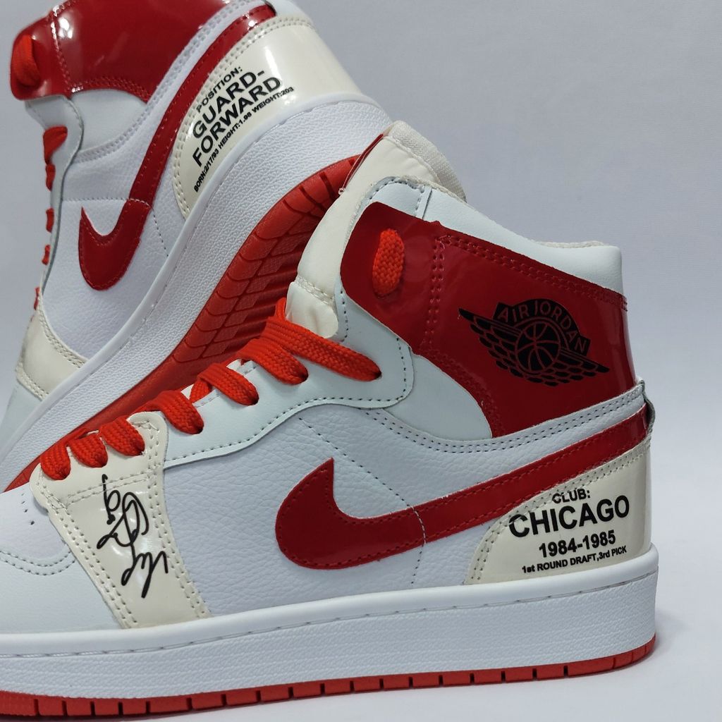 مشخصات کتانی ترند و پرطرفدار نایک جردن طرح شیکاگو ساقدار Nike Jordan Chicago