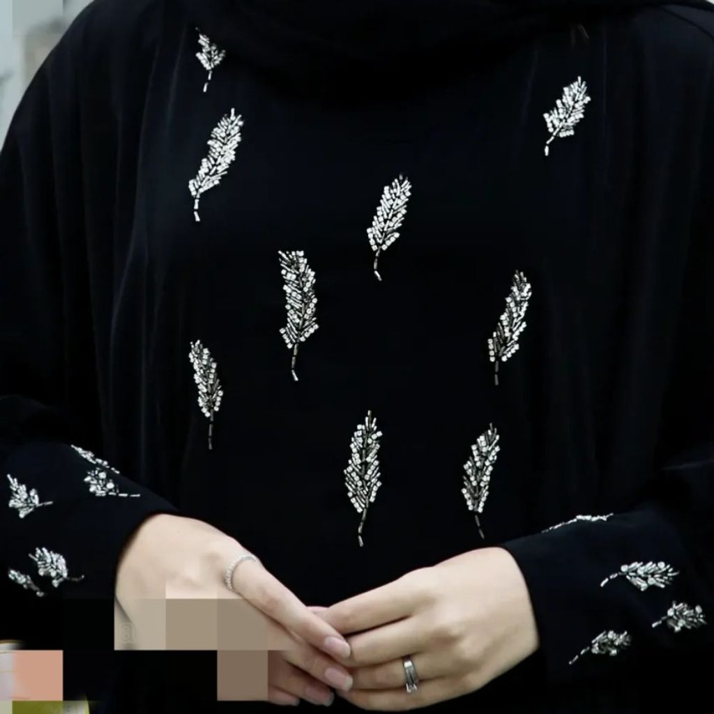 قیمت ارزان عبای خوشه سنگدوزی شده