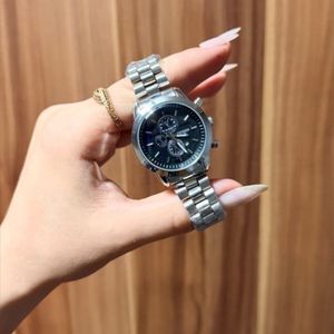 ساعت سیتیزن vip زنانه  رنگ بند نقره‌ای صفحه مشکی