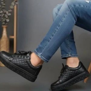 فروش اینترنتی کفش کتونی اسپرت مدل شنل