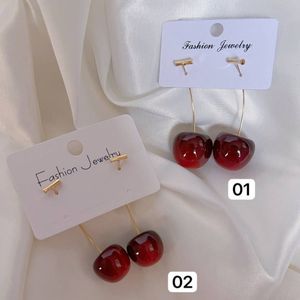 گوشواره استیل طرح گیلاس زنانه