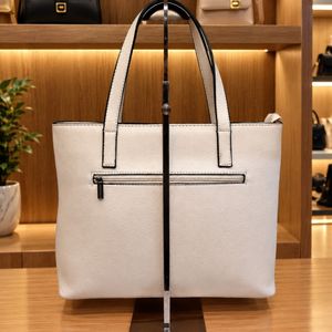 مشخصات کیف دانشجویی Massimo Dutti