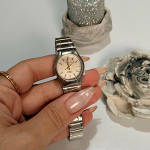 ساعت مچی زنانه بند استیل صفحه طوسی + گارانتی