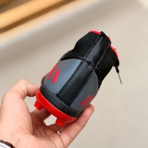 خرید اینترنتی قیمت کتانی بچگانه فوتبالی مچ دار از K-Z کد 5061909
