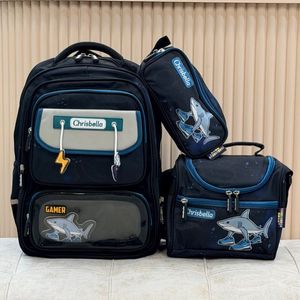 خرید اینترنتی قیمت کوله پشتی بچگانه سه تیکه طرح استیج و شارک از کریسبلا کد 5061803