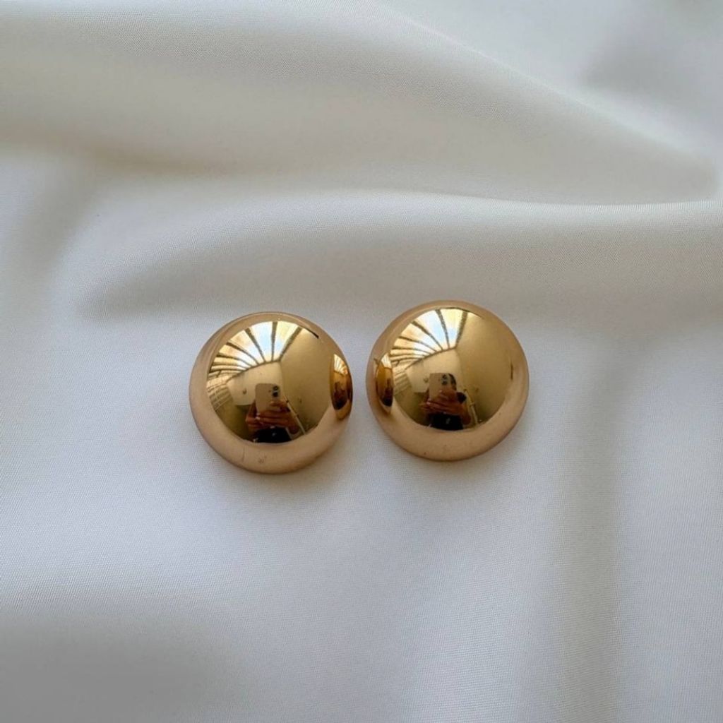 خرید آنلاین گوشواره میخی گوی طلایی مدل Golden Sphere
