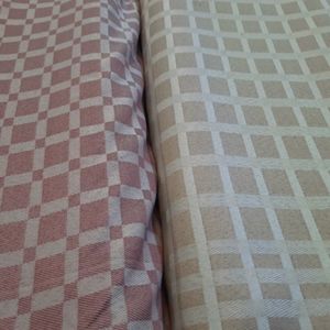 قیمت پارچه روفرشی عرض دو متر رنگ زرشکی طرح چارخونه