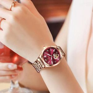 قیمت ارزان ساعت مچی زنانه اورجینال پوداگار poedagar صفحه چری قلبی مدل 6636