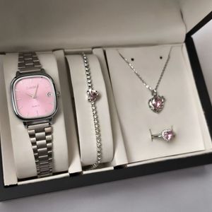 مشخصات ساعت زنانه دخترانه کاسیو casio صورتی با نیم ست طرح قلب صورتی