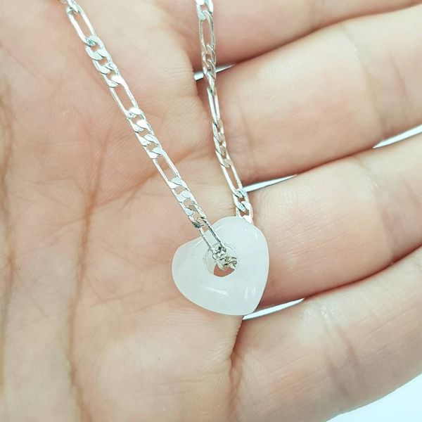 گردنبند نقره ای زنجیر فیگارو آویز سنگ رز کوارتز اصل،  بسیار زیبا و ترند