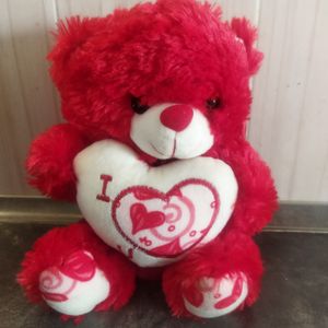 عروسک خرس قرمز