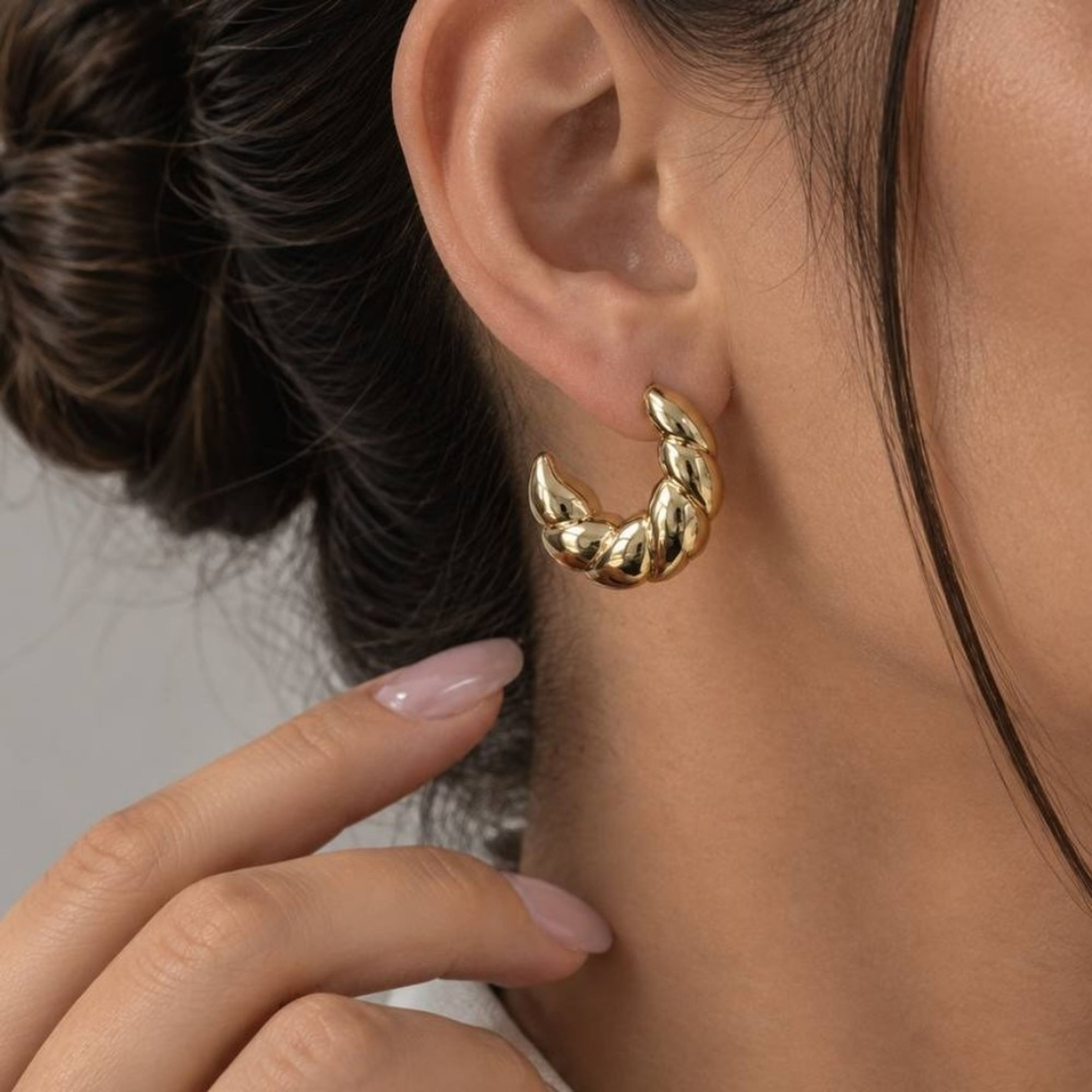 قیمت گوشواره حلقه‌ای بافت‌دار مدل Twisted Luxe