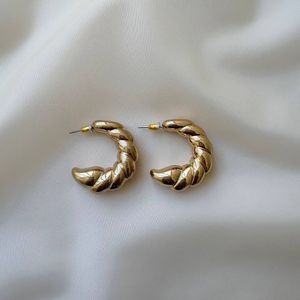 خرید اینترنتی گوشواره حلقه‌ای بافت‌دار مدل Twisted Luxe