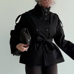 فروش اینترنتی مانتو بارونی زنانه طرح یقه ایستاده مانلی