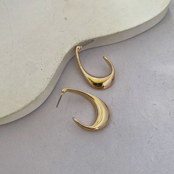 گوشواره طلایی مینیمال زنانه