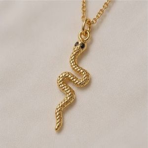 گردنبند زنانه آویز مار طلایی استیل آبکاری طلا