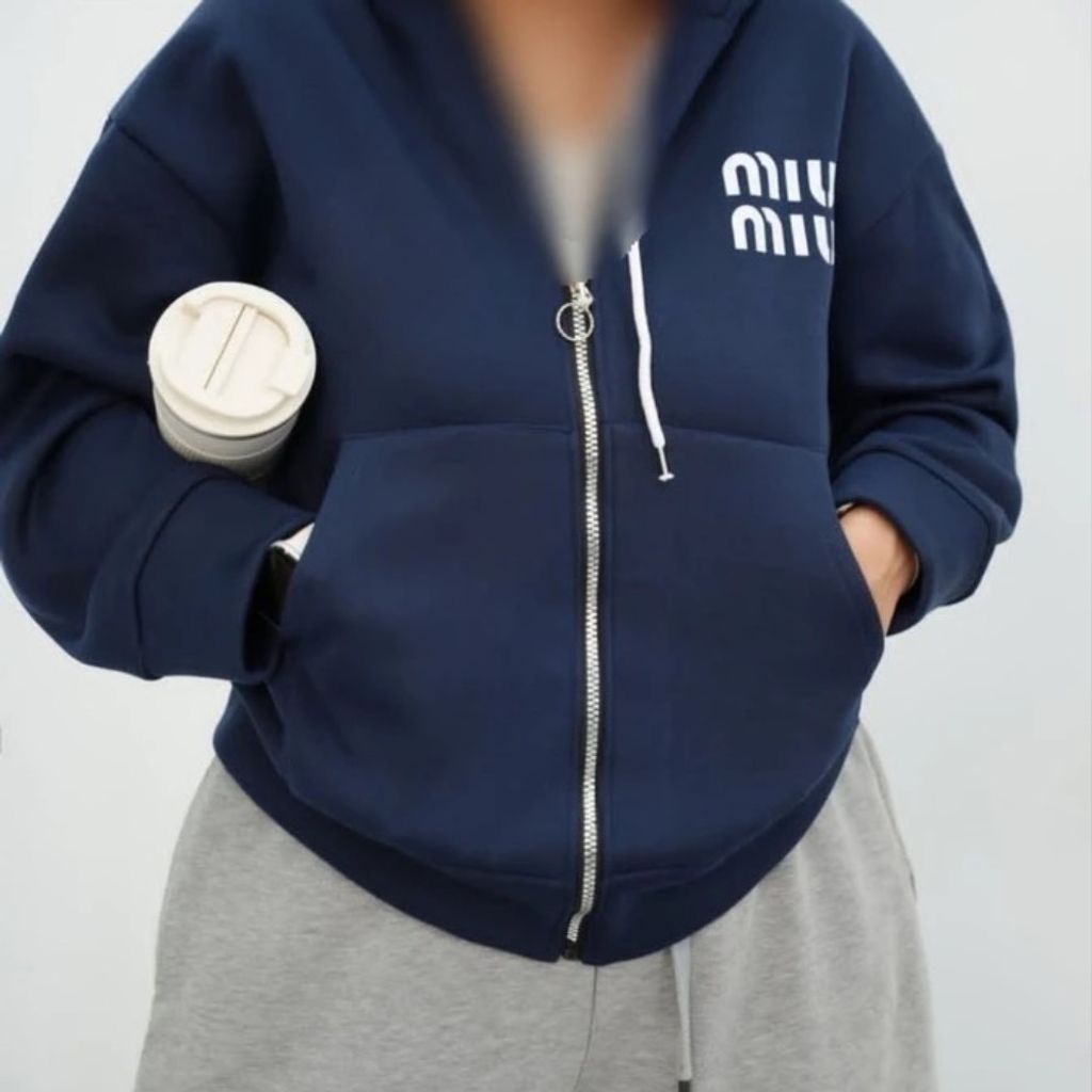 مشخصات سویشرت بیسیک miumiu زنانه