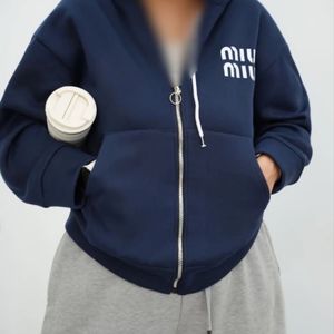 مشخصات سویشرت بیسیک miumiu زنانه