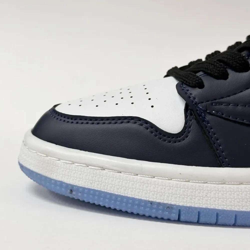 خرید اینترنتی قیمت کتونی نایک ایر جردن 1 های سفید سرمه‌ای | Air Jordan 1 High University Blue