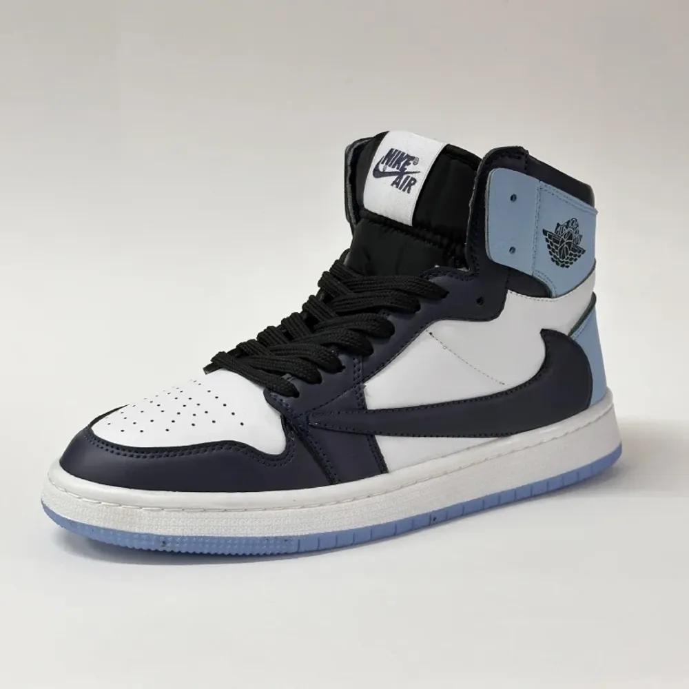 خرید اینترنتی قیمت کتونی نایک ایر جردن 1 های سفید سرمه‌ای | Air Jordan 1 High University Blue