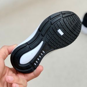 خرید اینترنتی قیمت کتونی جورابی بچگانه  طرح فشن از  KZ  کد 5051001