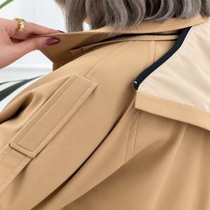 کت بارانی سانتانا کرم روشن کلاهدار
