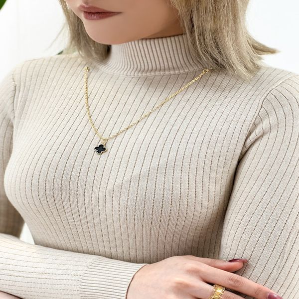 گپ یقه ایستاده زنانه گردنبندی