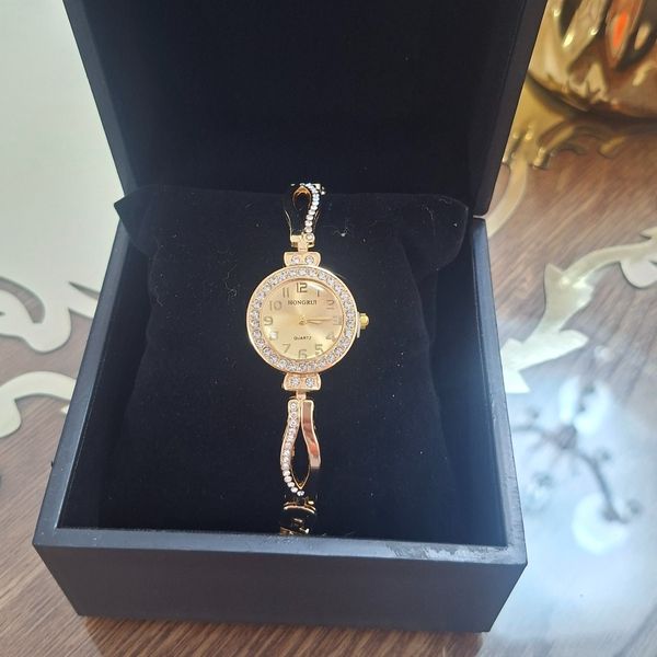 ساعت نگین دار مجلسی