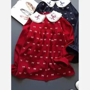 خرید اینترنتی قیمت شومیز پاپیونی دخترانه مخمل کبریتی بهاره طرح قلب رنگ زرشکی و سورمه ای سایز 50 تا 60