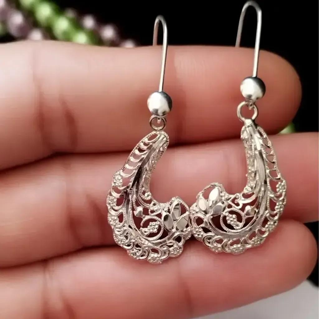 خرید اینترنتی قیمت گوشواره نقره آویز طرح ملیله عیار 925 زنانه