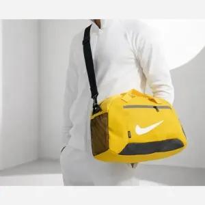 خرید اینترنتی قیمت ساک ورزشی مسافرتی اسپرت پارچه ای سه بند ابعاد 40 در 25 در 15 سانتیمتر