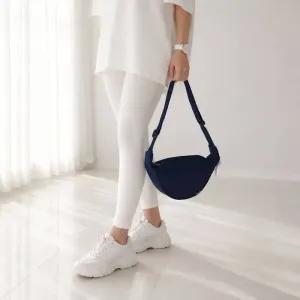 خرید اینترنتی قیمت بادی بگ پارچه ای اسپرت و روزمره ابعاد 35 در 20 سانتیمتر