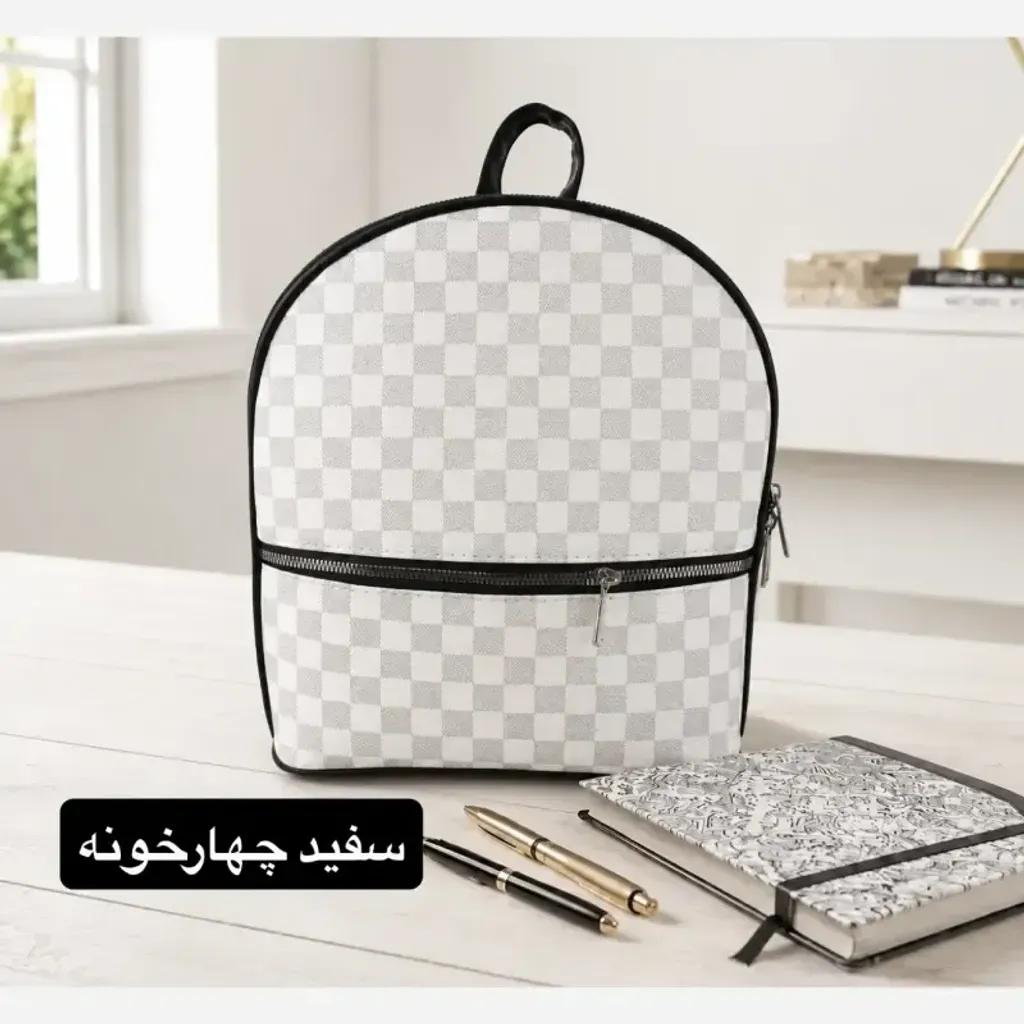 خرید اینترنتی قیمت کوله پشتی چرم مصنوعی اسپرت و روزمره ابعاد 30 در 25 سانتیمتر