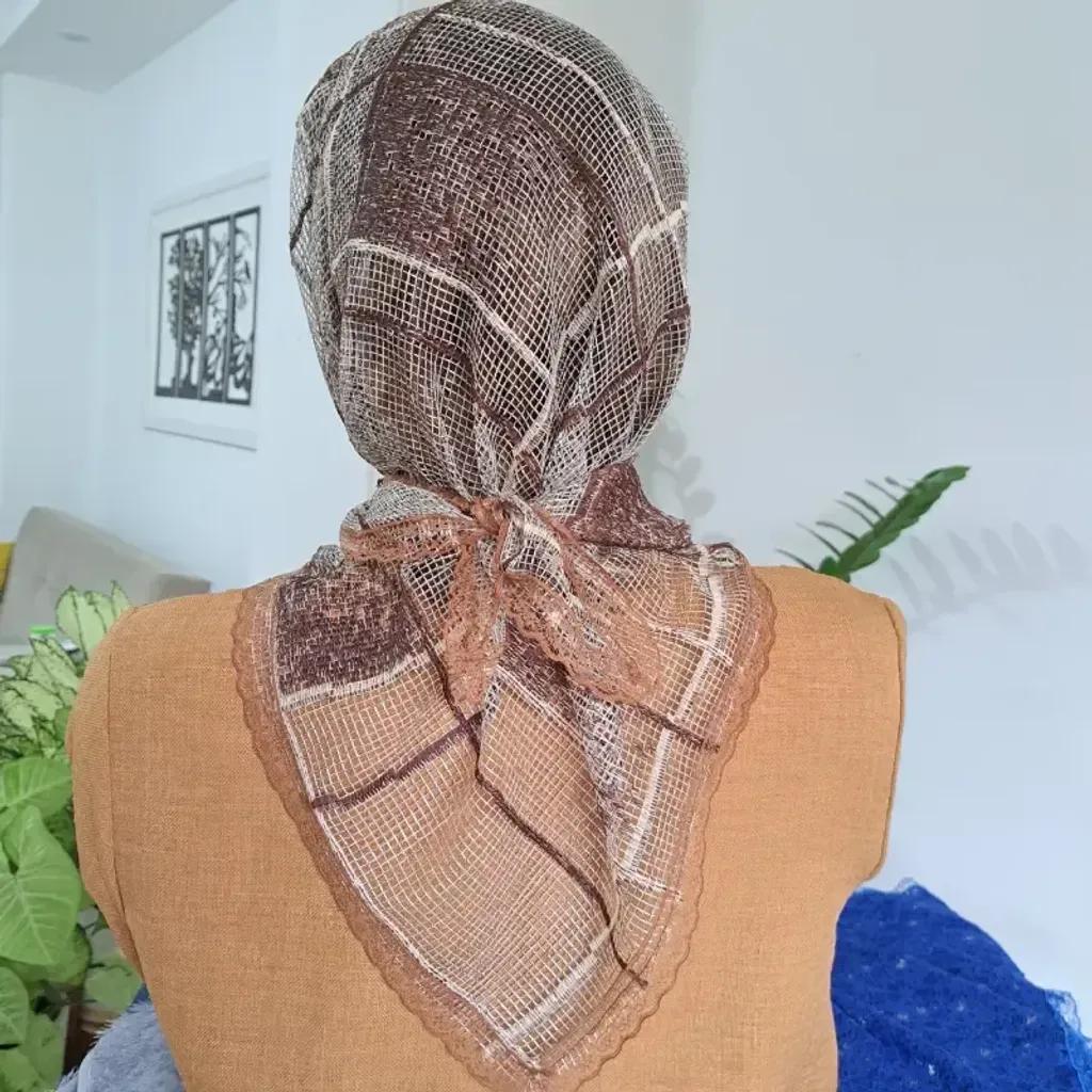خرید اینترنتی قیمت مینی اسکارف سه گوش گیپور کرم قهوه ای ابعاد 70 در 70 سانتی متر